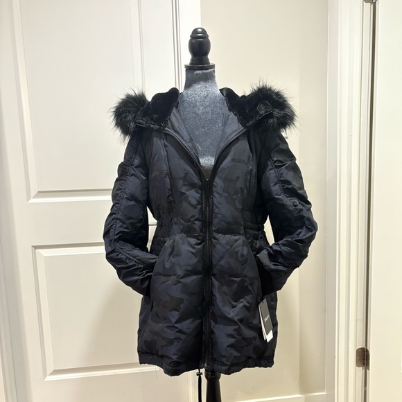 Brand new warm DKNY coat - Picture 1 of 7